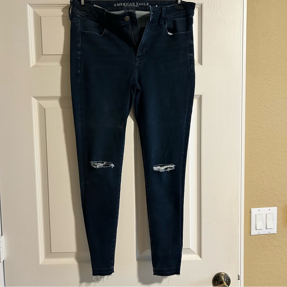American Eagle Outfitters Women's Distressed Dark Wash Skinny Jeans